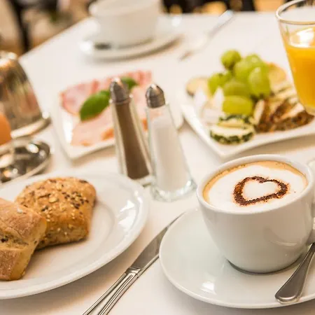 Boutique-hotel Alter Gerichtshof Хартберг