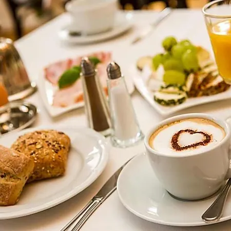 Boutique-hotel Alter Gerichtshof Хартберг