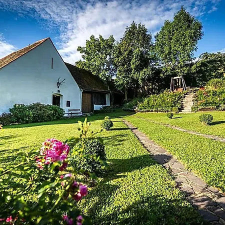 Отель Boutique-hotel Alter Gerichtshof 4*