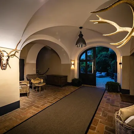 Boutique-hotel Alter Gerichtshof 4*